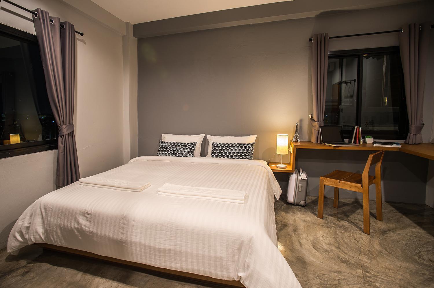 Sleep Station Hotel Surat Thani Exterior photo